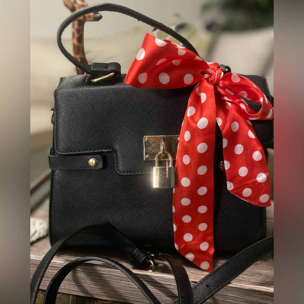 Black Leather Satchel with Twilly